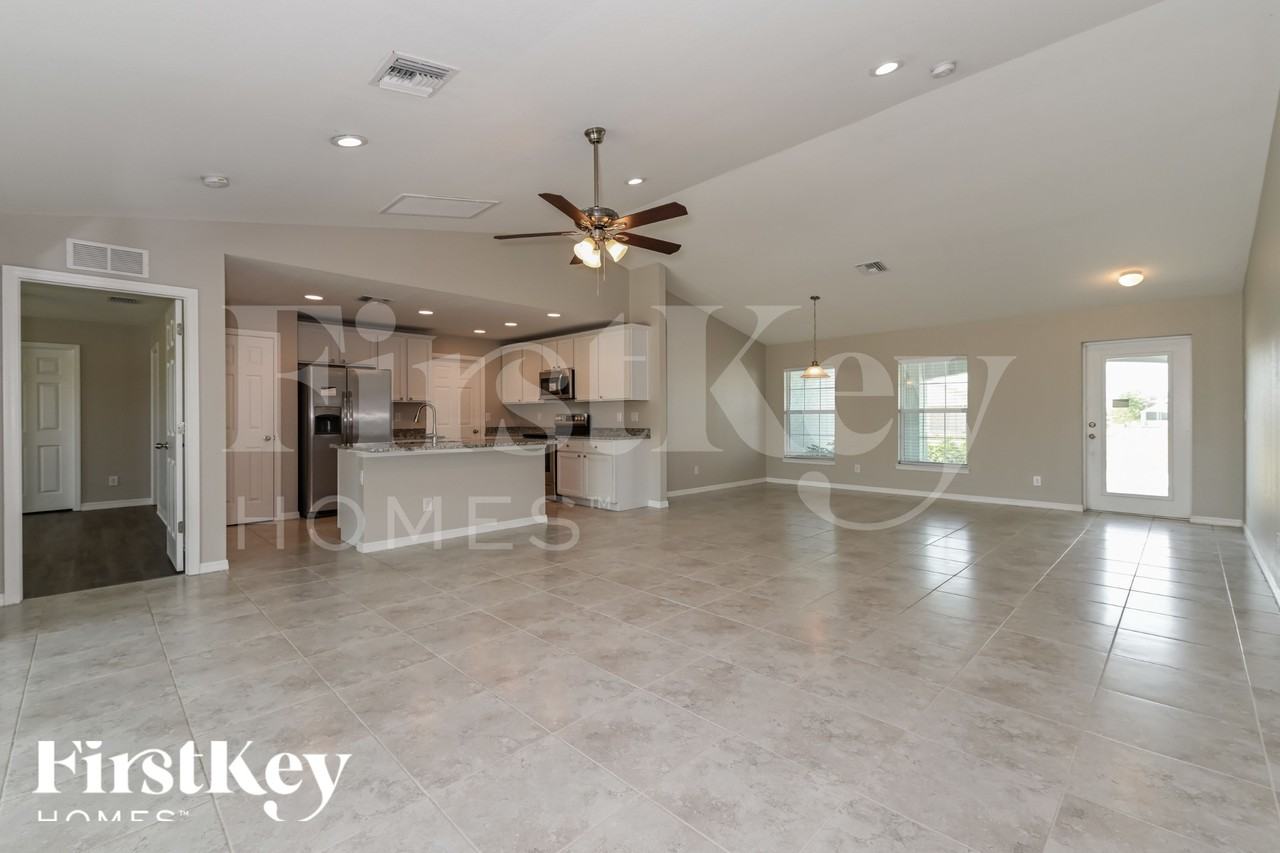 3237 Nw 41st Pl - Photo 2 of 15