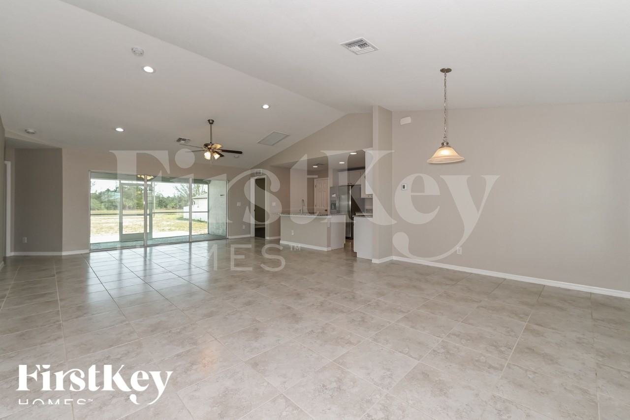 3237 Nw 41st Pl - Photo 3 of 15