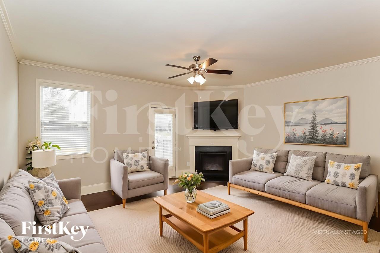 3186 Ancoats St - Photo 3 of 19