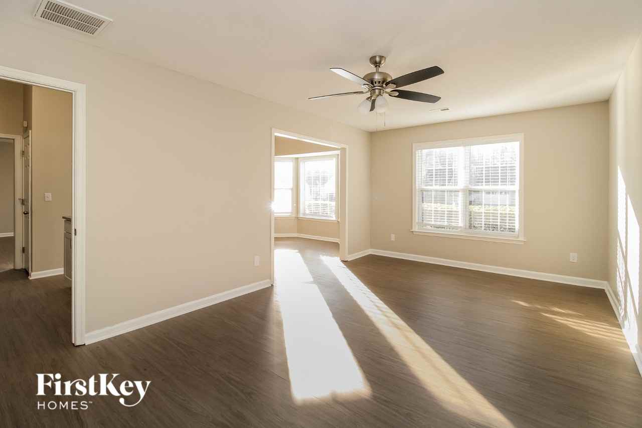 4705 Meadowcroft Rd - Photo 3 of 15