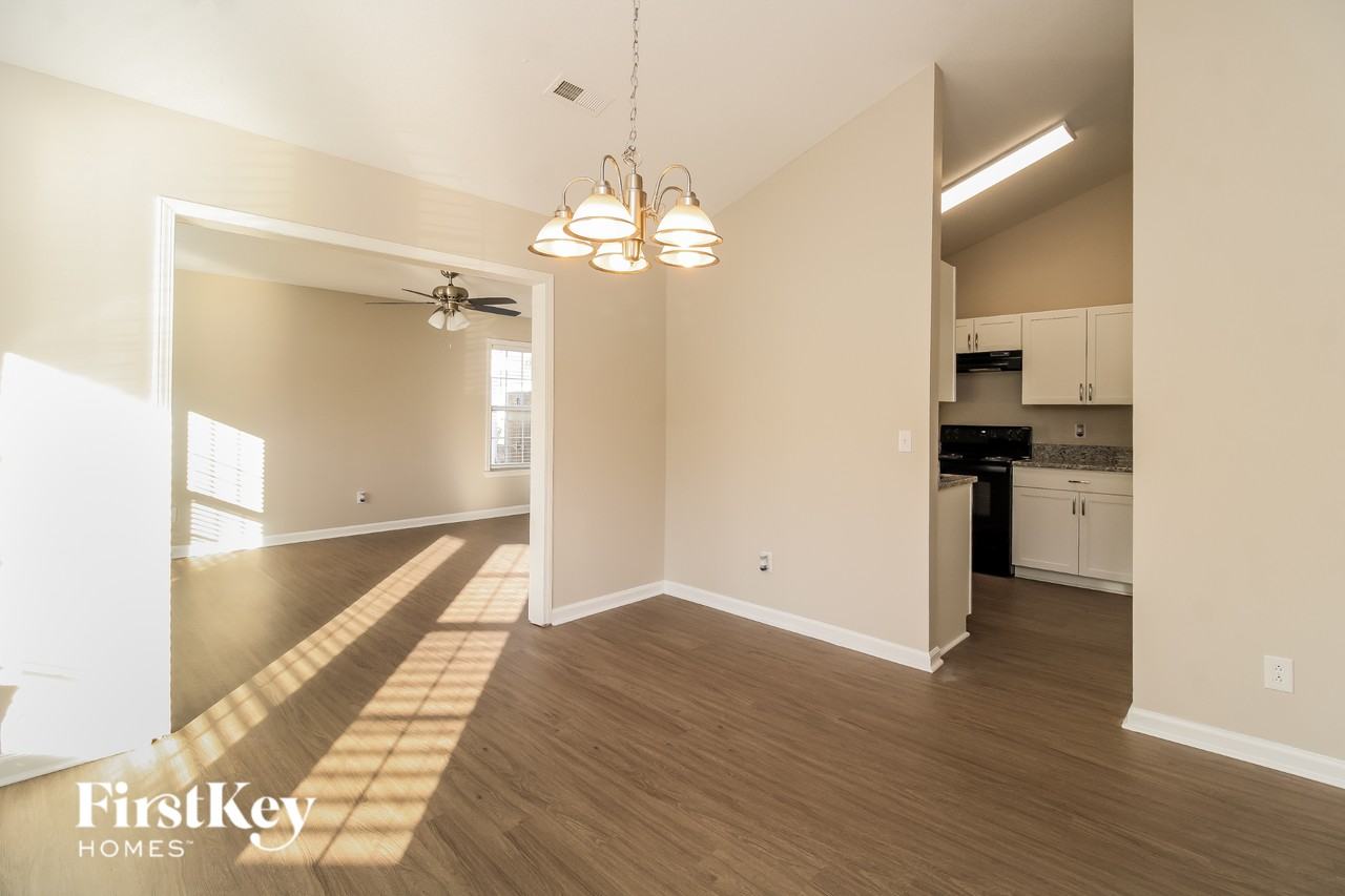 4705 Meadowcroft Rd - Photo 4 of 15