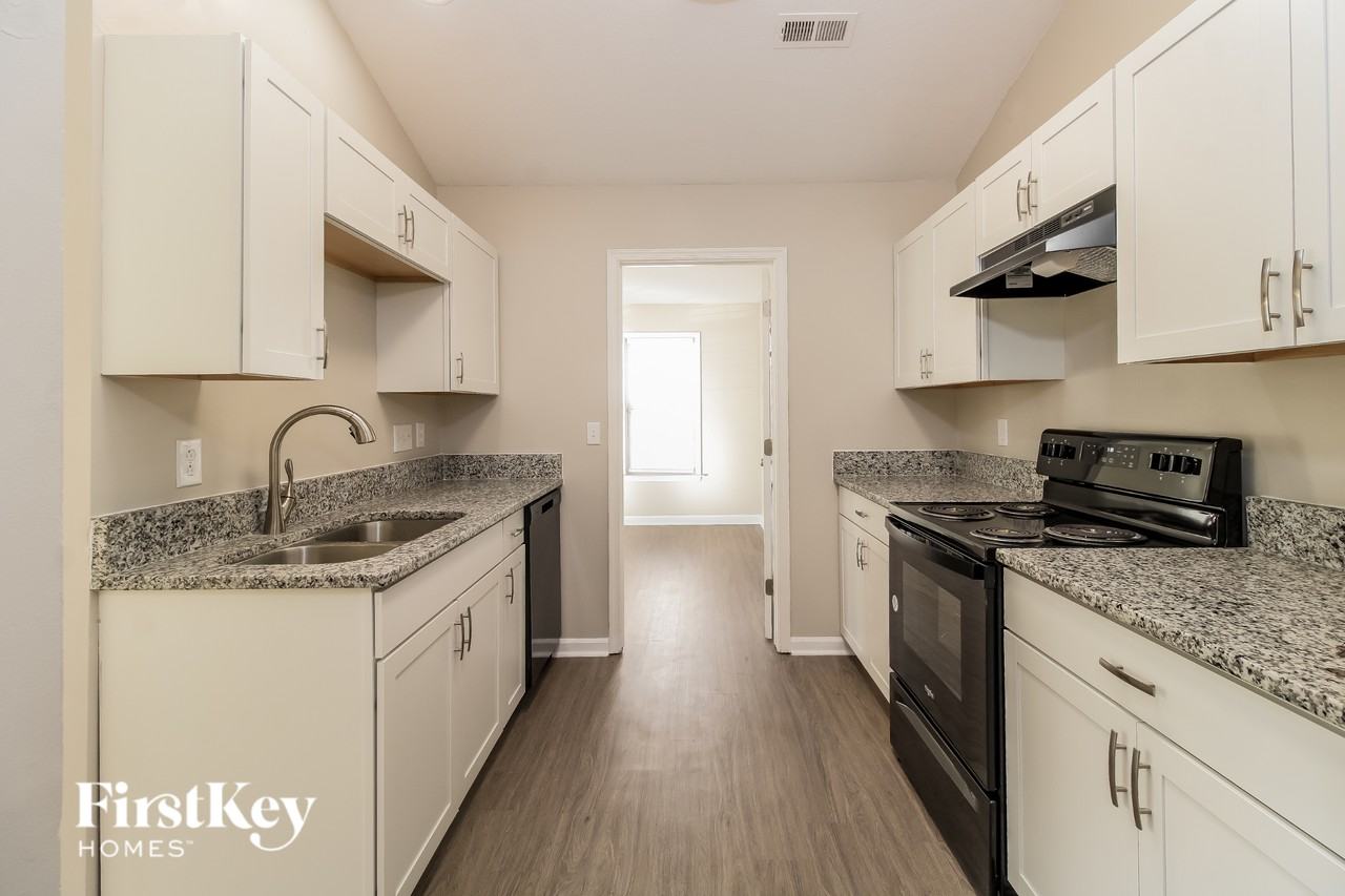 4705 Meadowcroft Rd - Photo 6 of 15