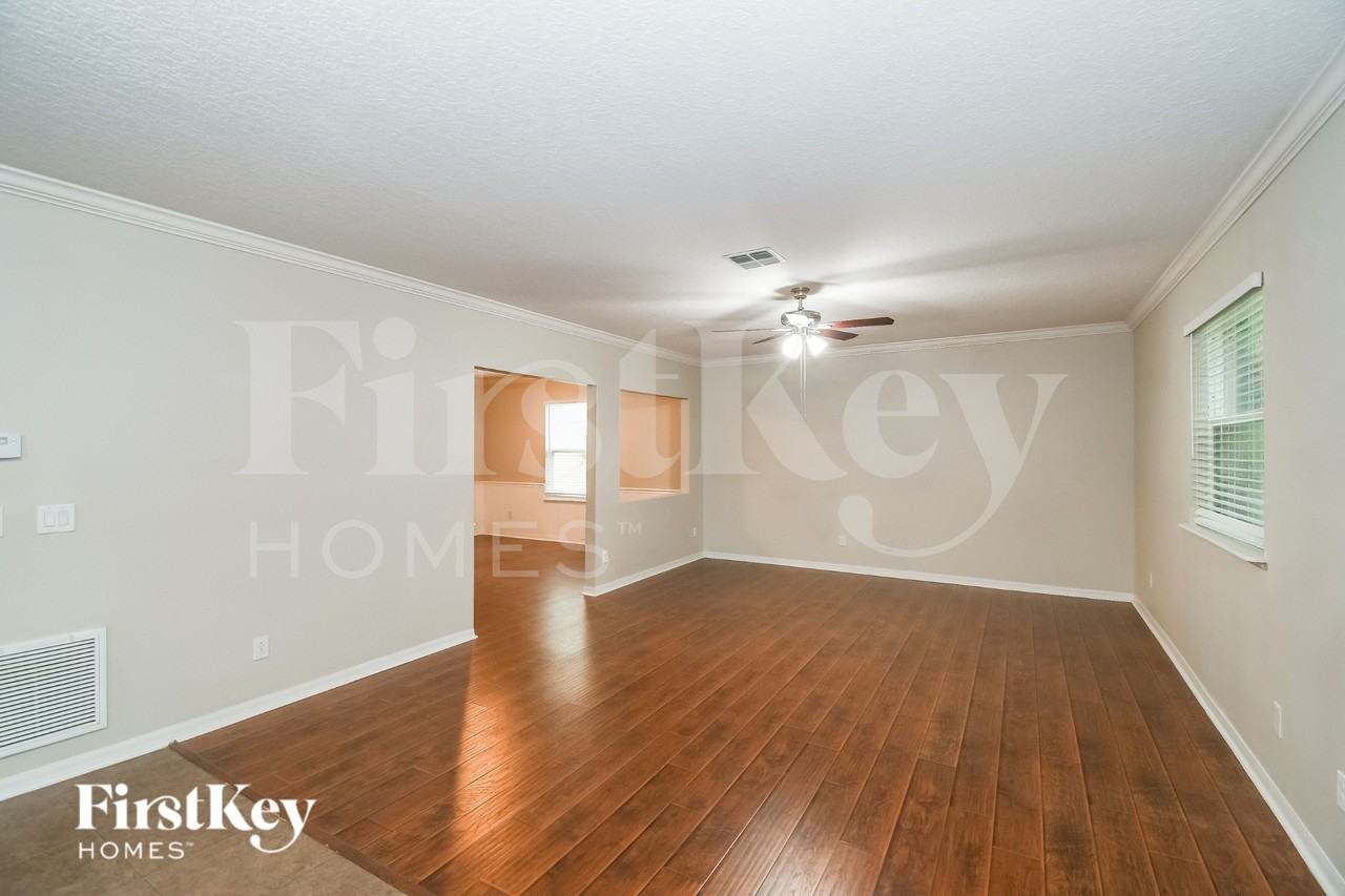 10280 Magnolia Hills Dr - Photo 2 of 16