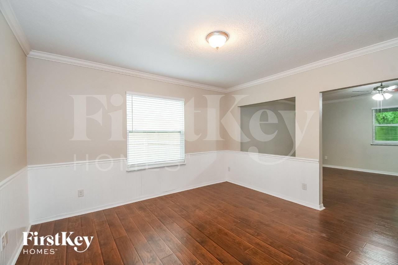 10280 Magnolia Hills Dr - Photo 4 of 16