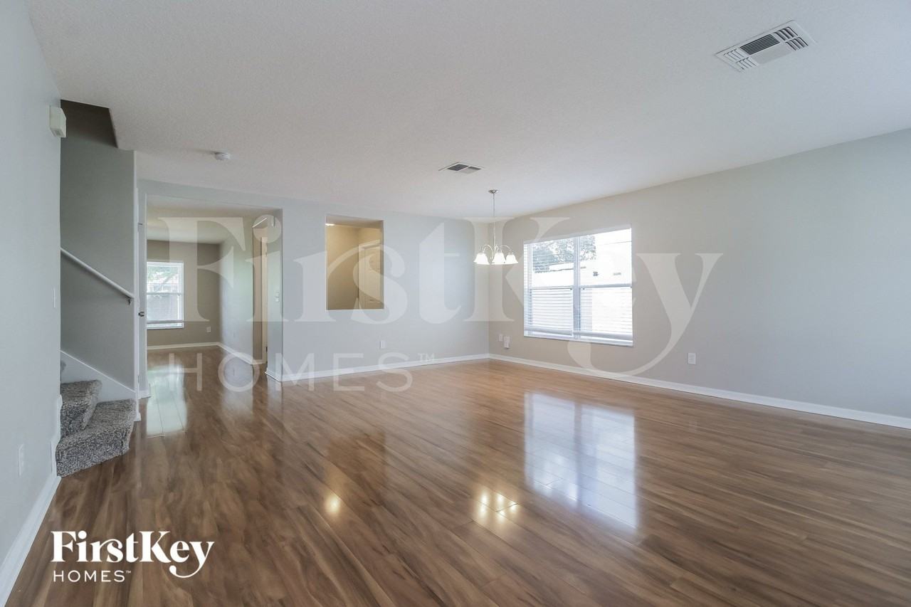 1344 Blackwater Pond Dr - Photo 2 of 15