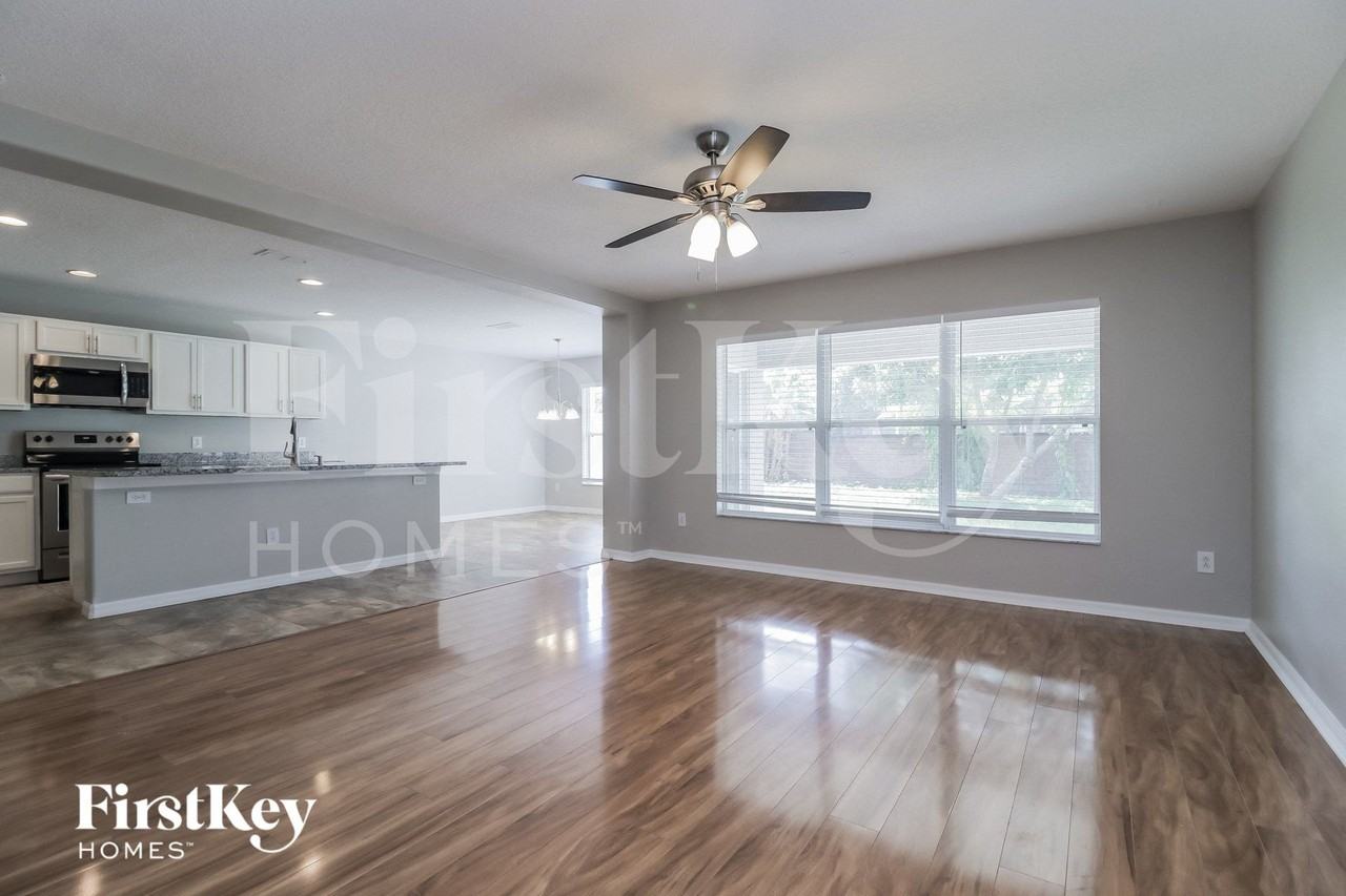 1344 Blackwater Pond Dr - Photo 3 of 15