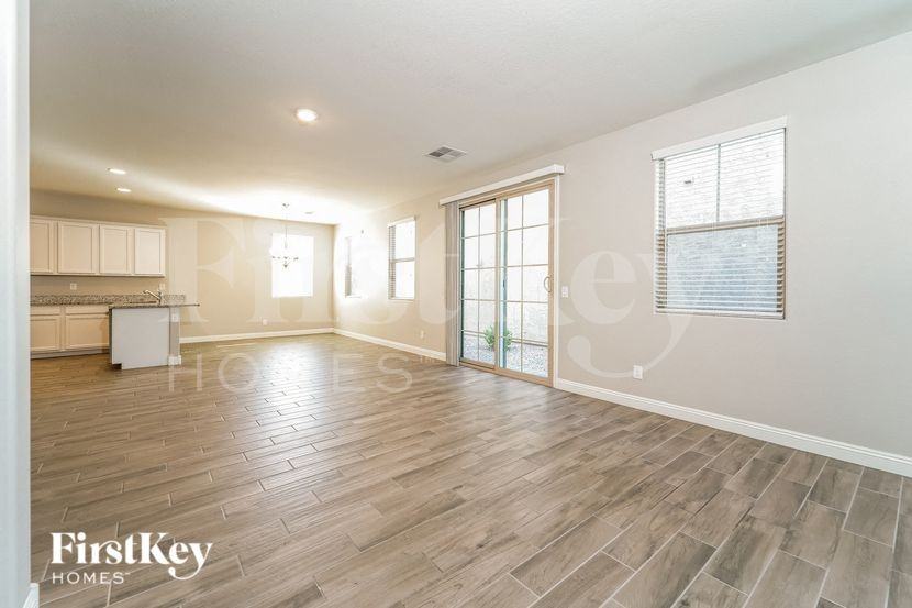 251 N Sunrise - Photo 2 of 15