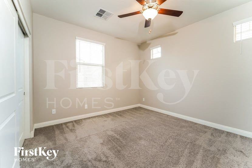 251 N Sunrise - Photo 7 of 15