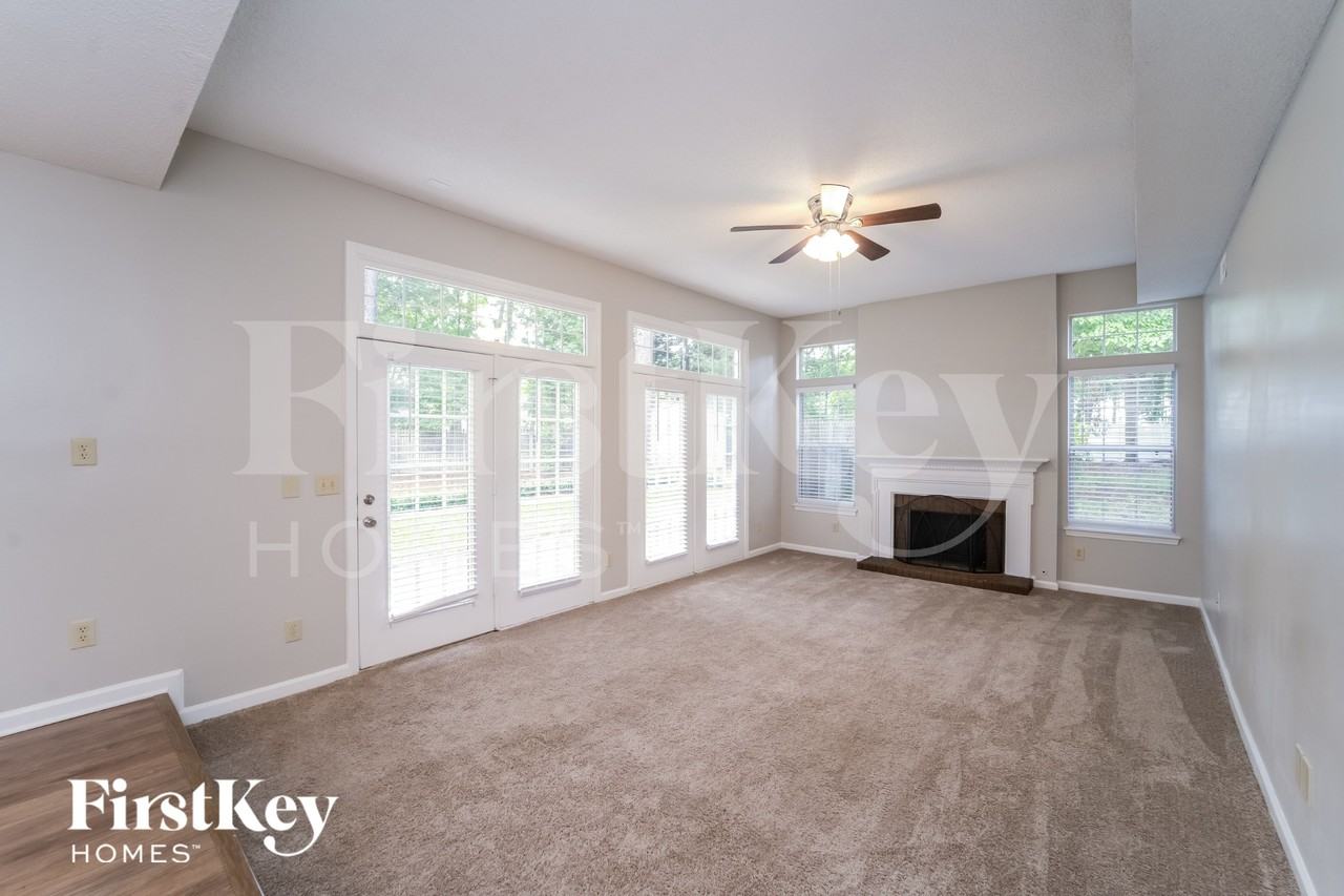 12226 Wickson Ct - Photo 4 of 15