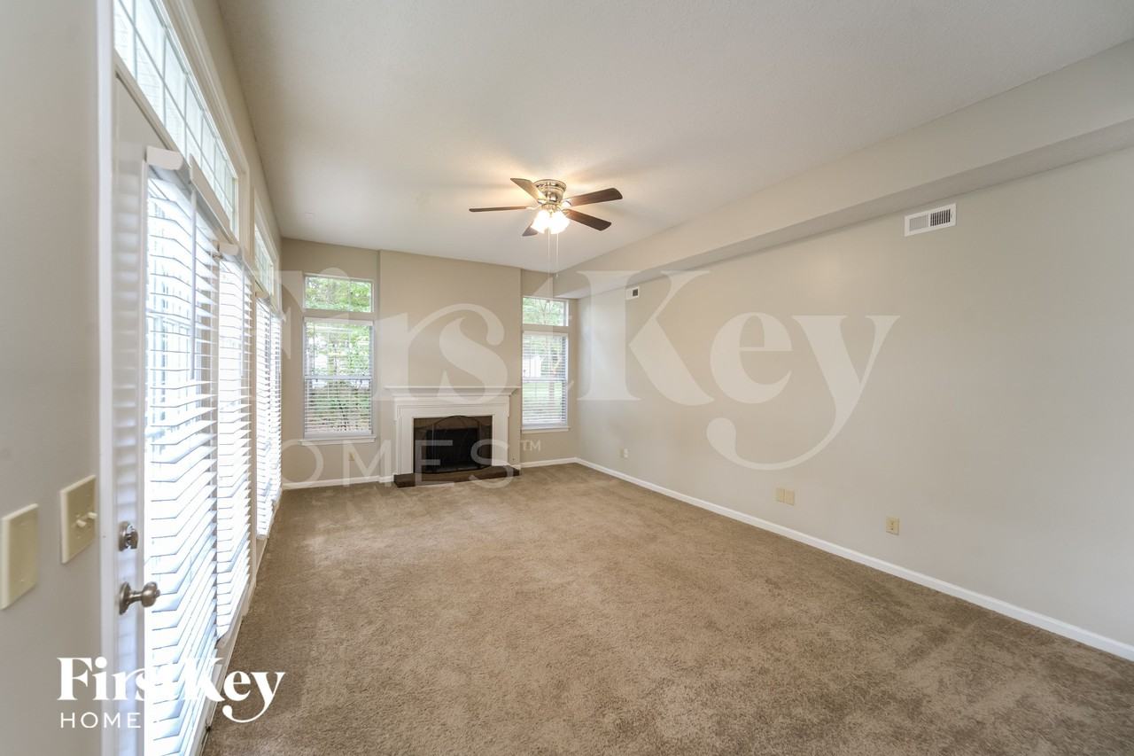 12226 Wickson Ct - Photo 5 of 15