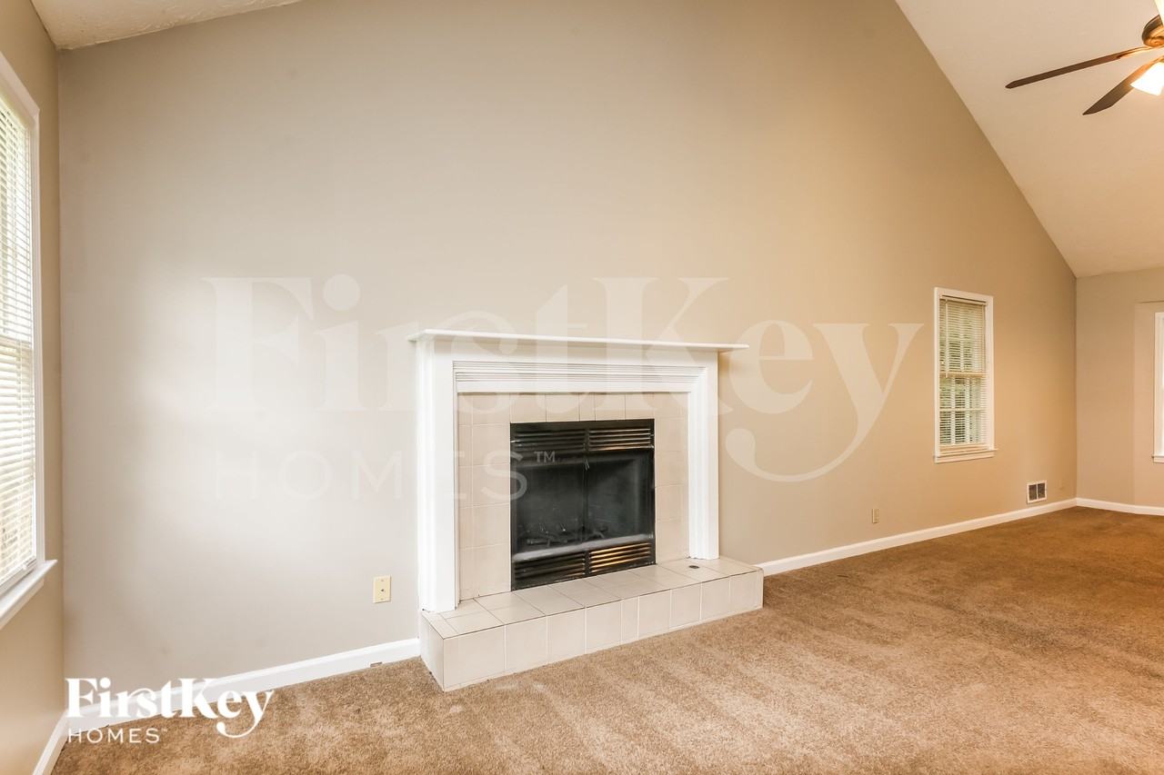 4970 Bent Creek Ct - Photo 2 of 16