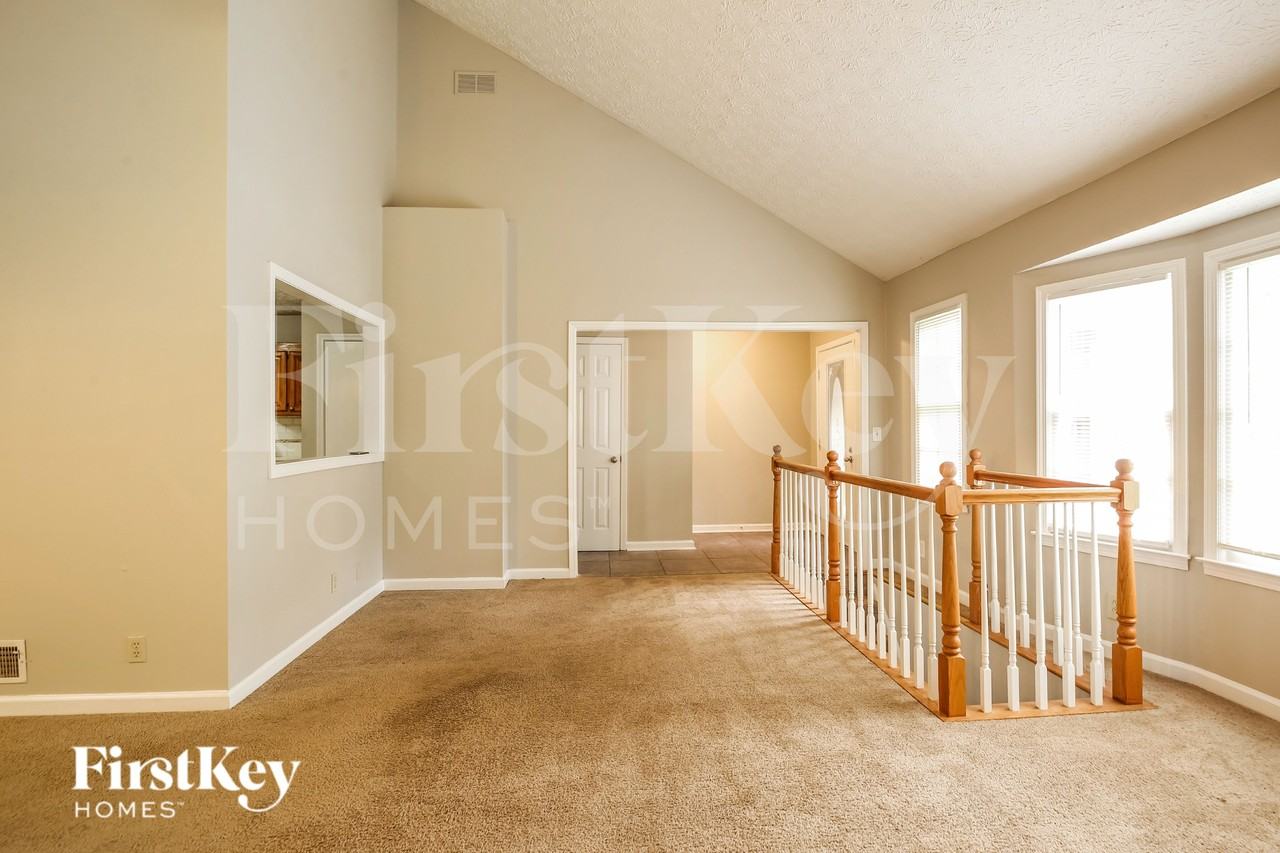 4970 Bent Creek Ct - Photo 4 of 16