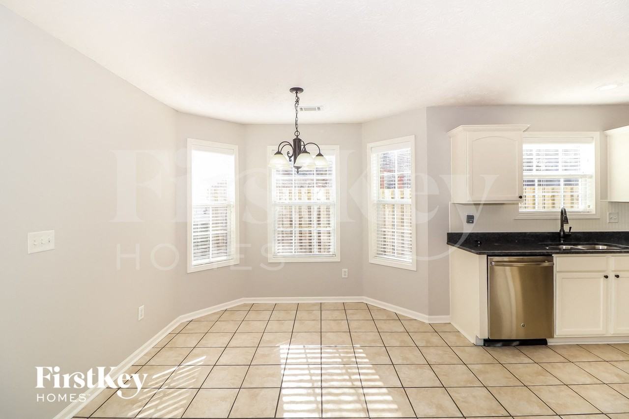 1099 Harbins Pass Dr - Photo 5 of 15