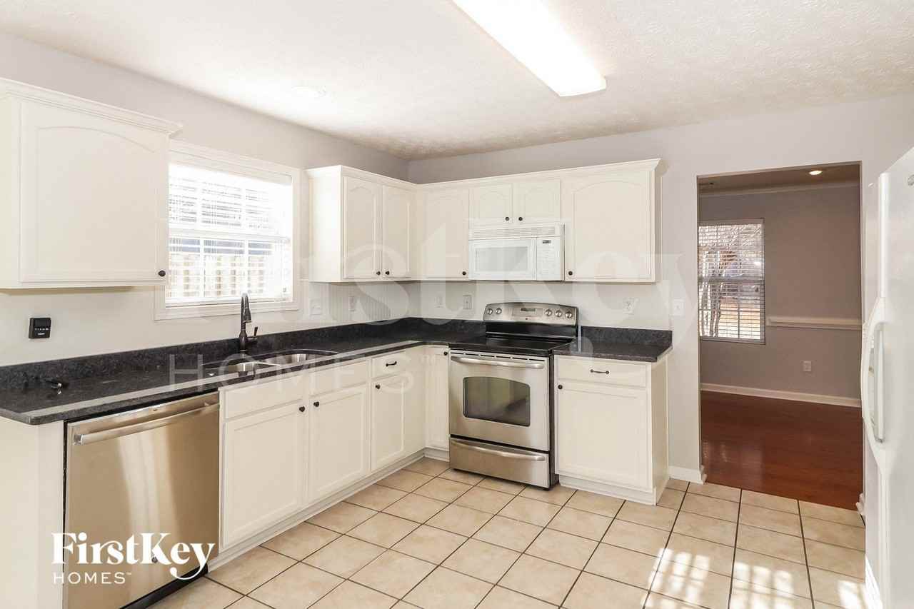 1099 Harbins Pass Dr - Photo 6 of 15