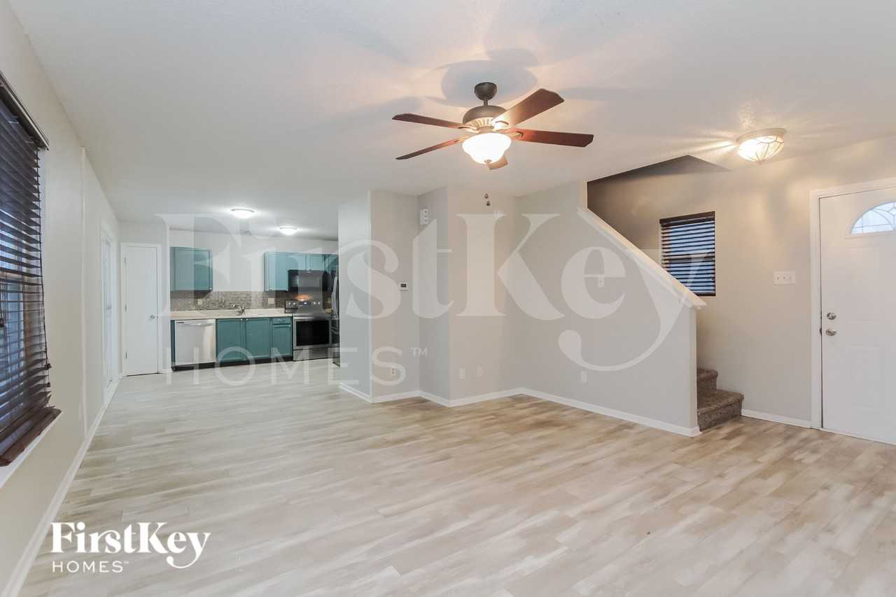 2391 Providence Ct - Photo 2 of 15