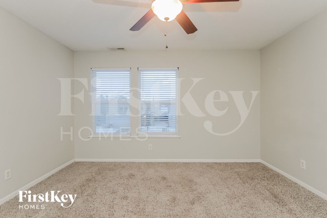 2391 Providence Ct - Photo 5 of 15