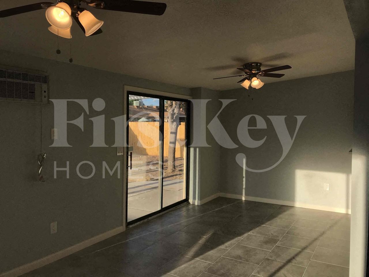 8923 W Harmont Dr - Photo 4 of 20