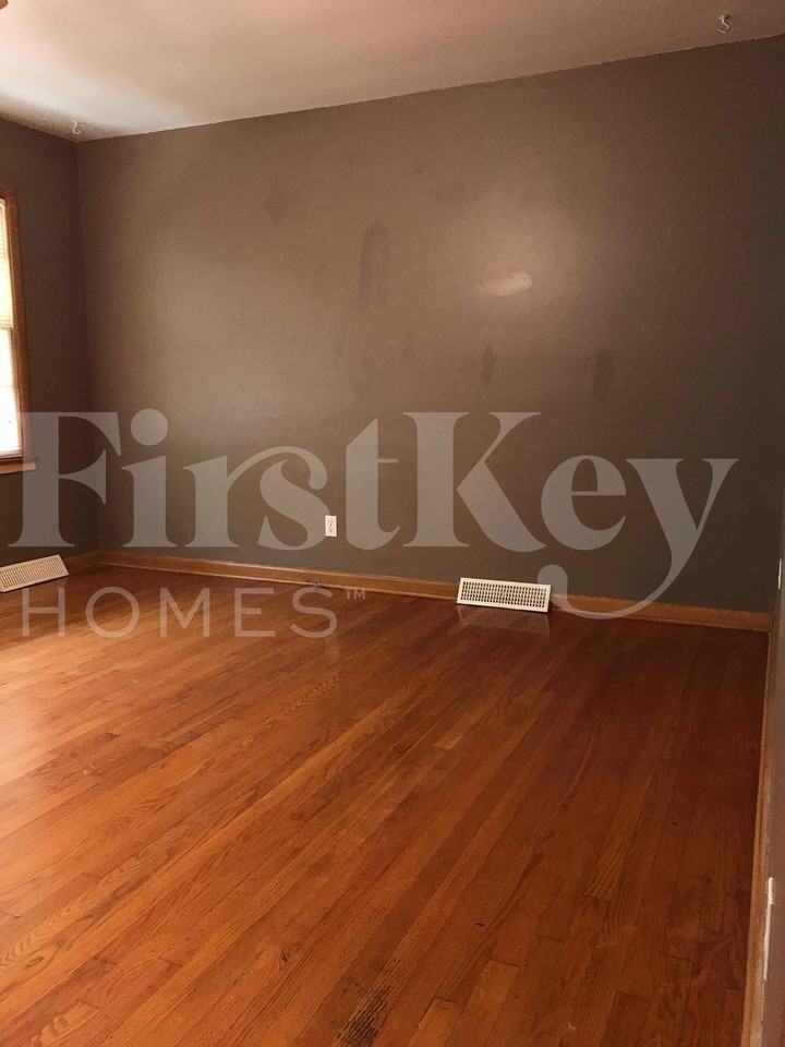 8316 Stark Ave - Photo 2 of 19