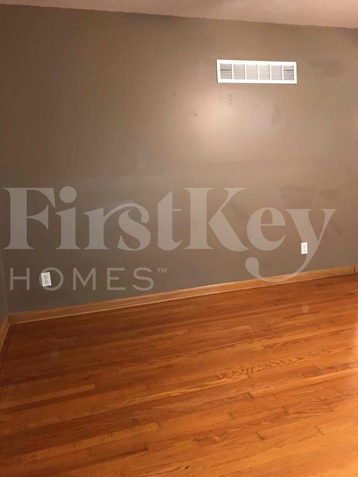 8316 Stark Ave - Photo 4 of 19