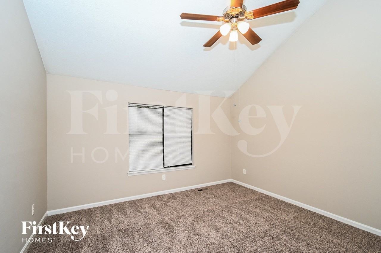 6668 Windwood Cir - Photo 7 of 15