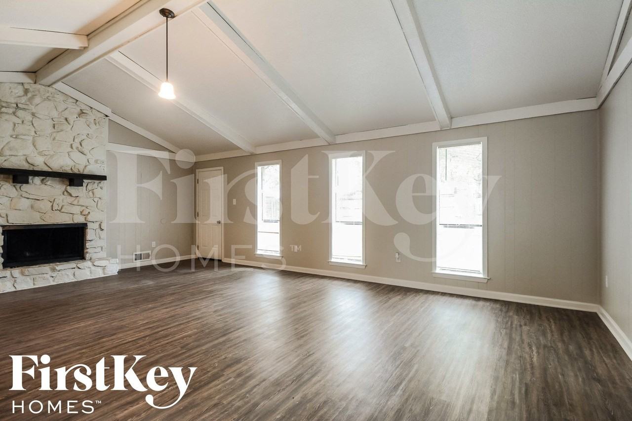 6030 Elk Grove Rd - Photo 4 of 14