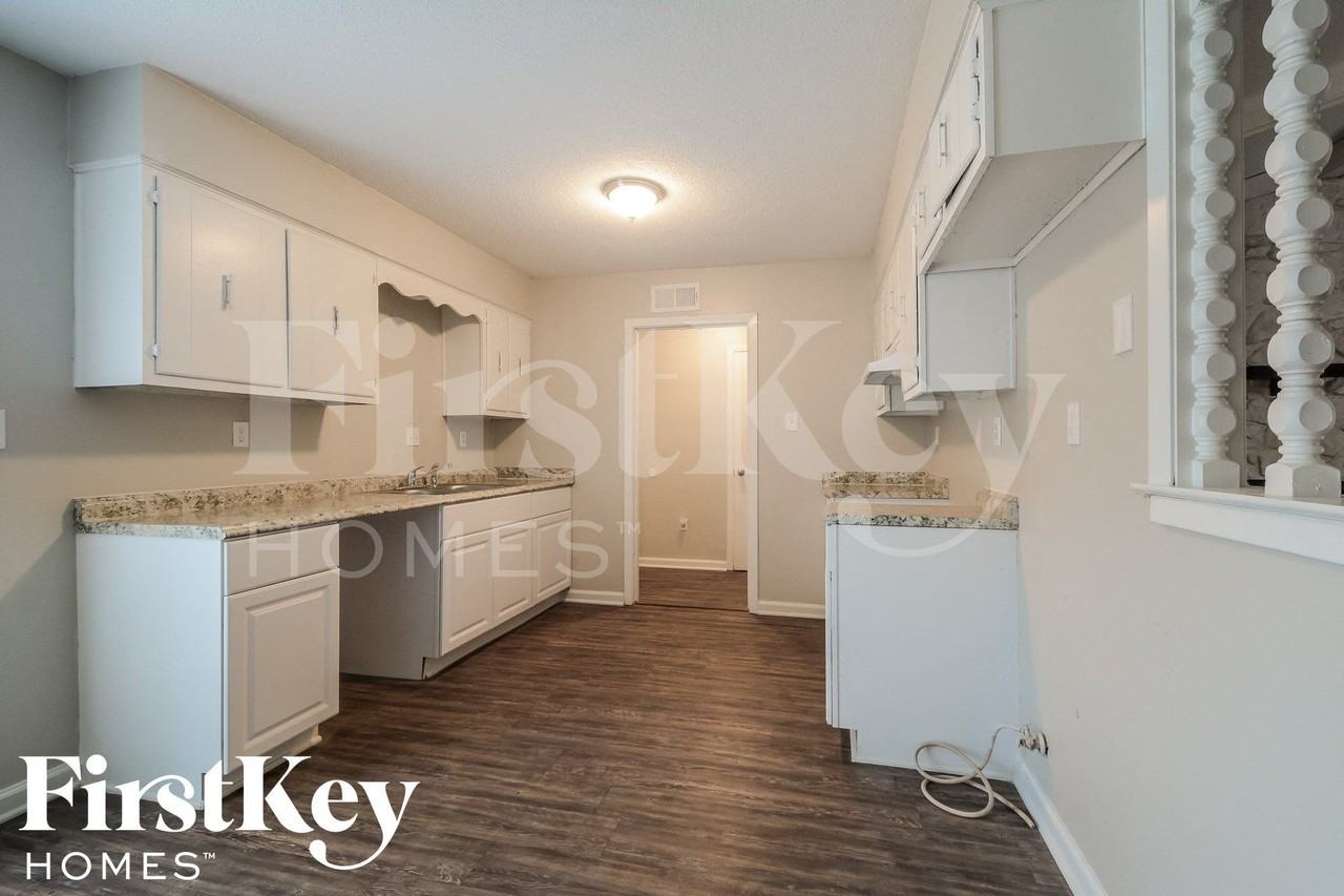 6030 Elk Grove Rd - Photo 5 of 14