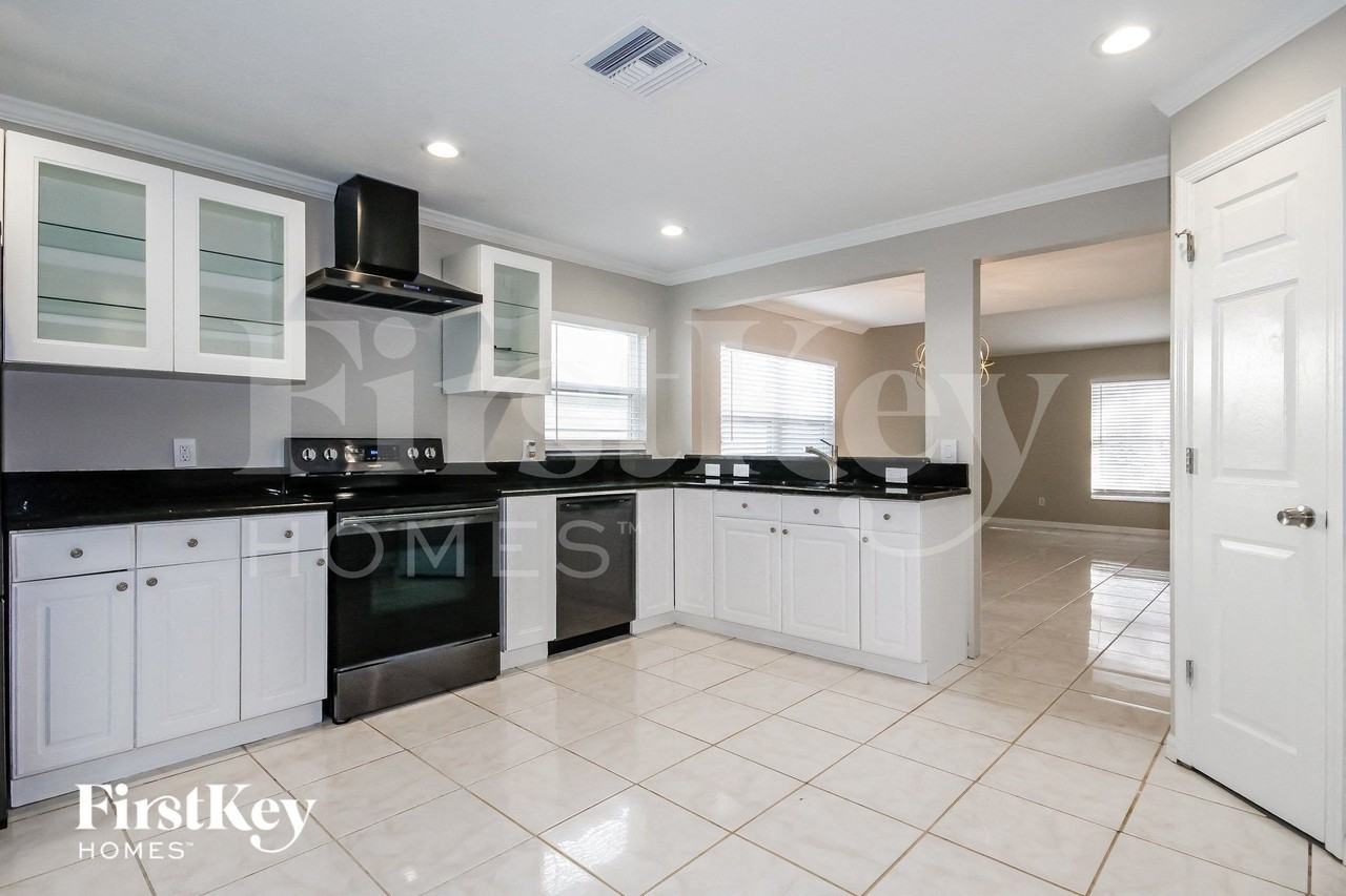 4212 Kipling Ave - Photo 6 of 15