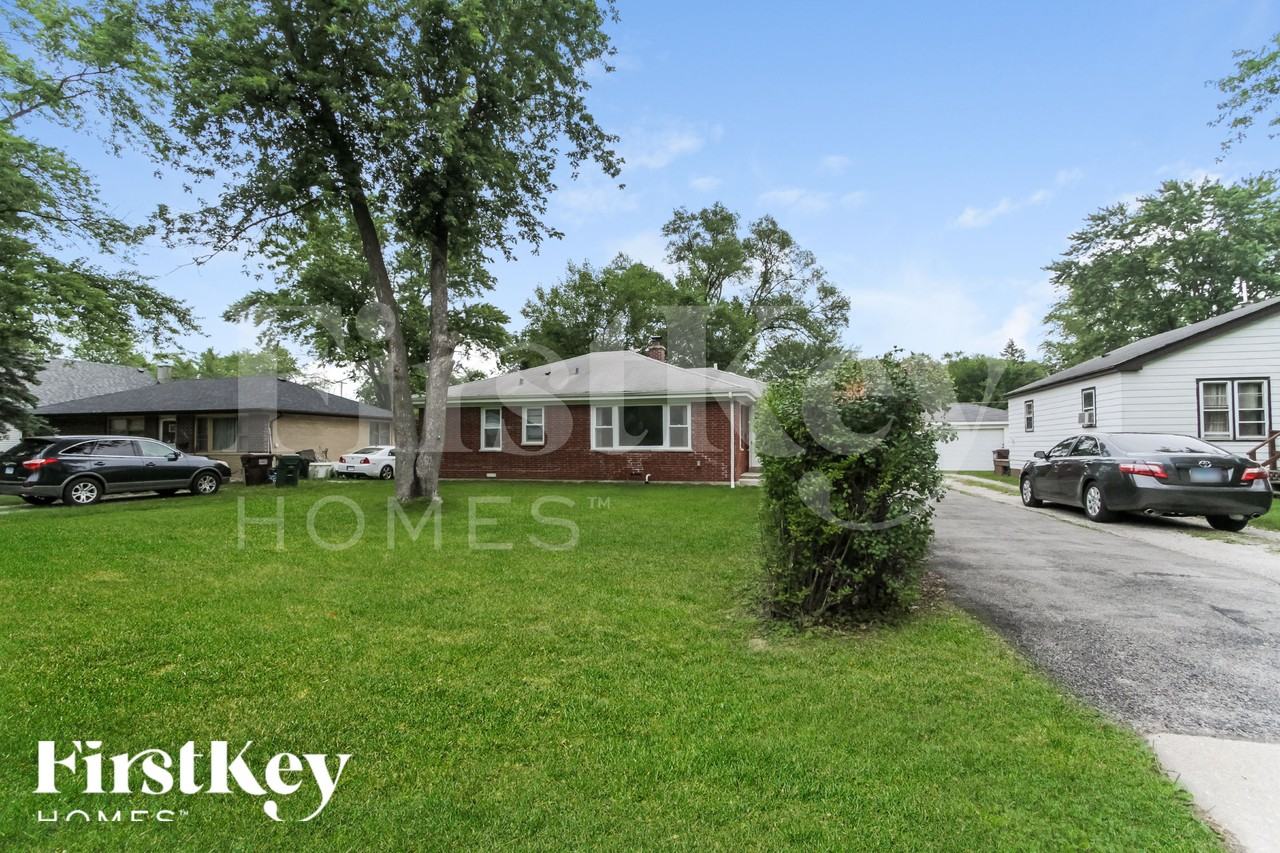 21939 Millard Ave - Photo 3 of 15