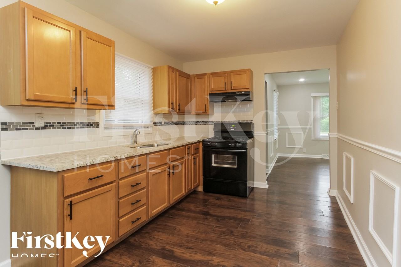 21939 Millard Ave - Photo 6 of 15