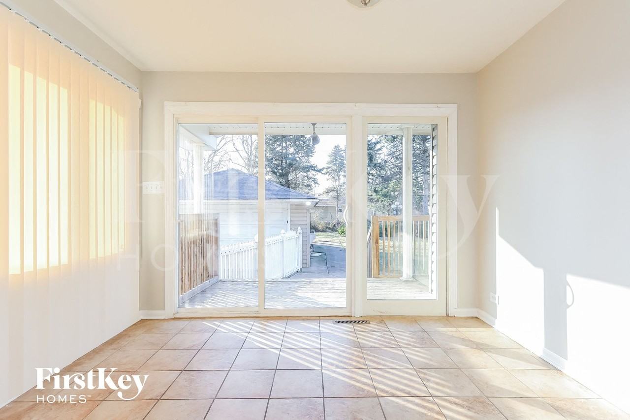 16342 Evans Ave - Photo 4 of 15