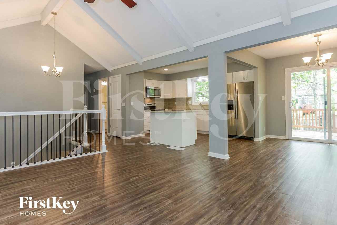 13008 W 102nd Ter - Photo 4 of 15