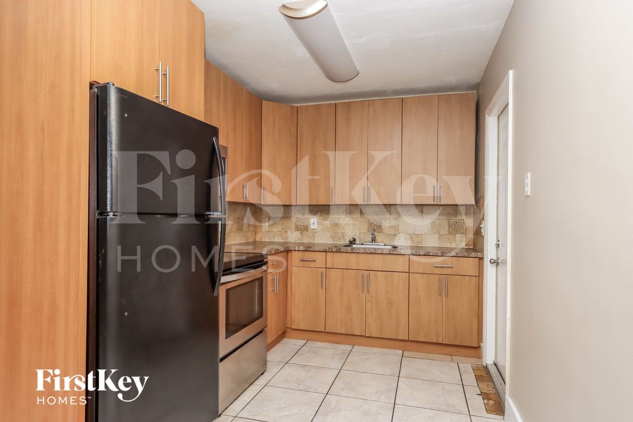 1000 Nave - Photo 6 of 15