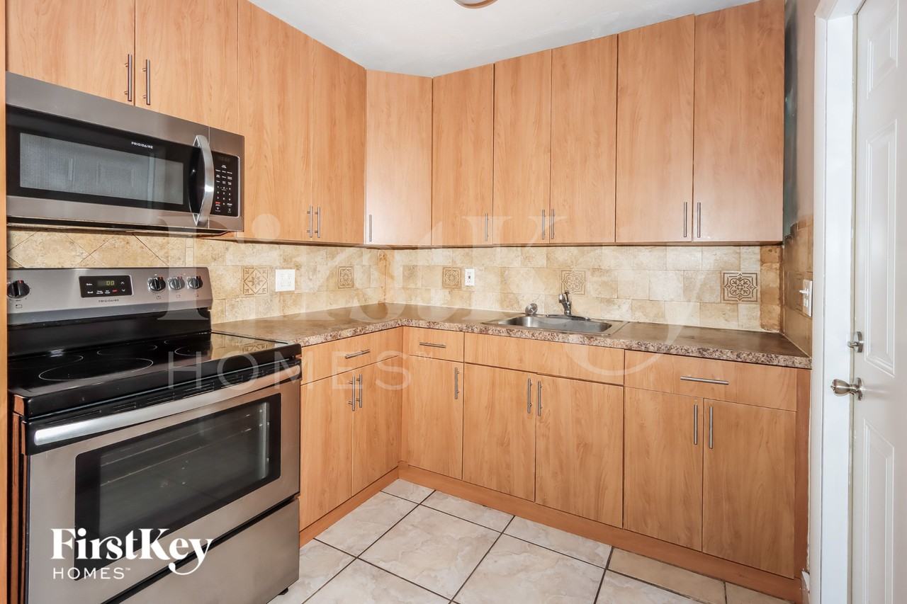 1000 Nave - Photo 7 of 15