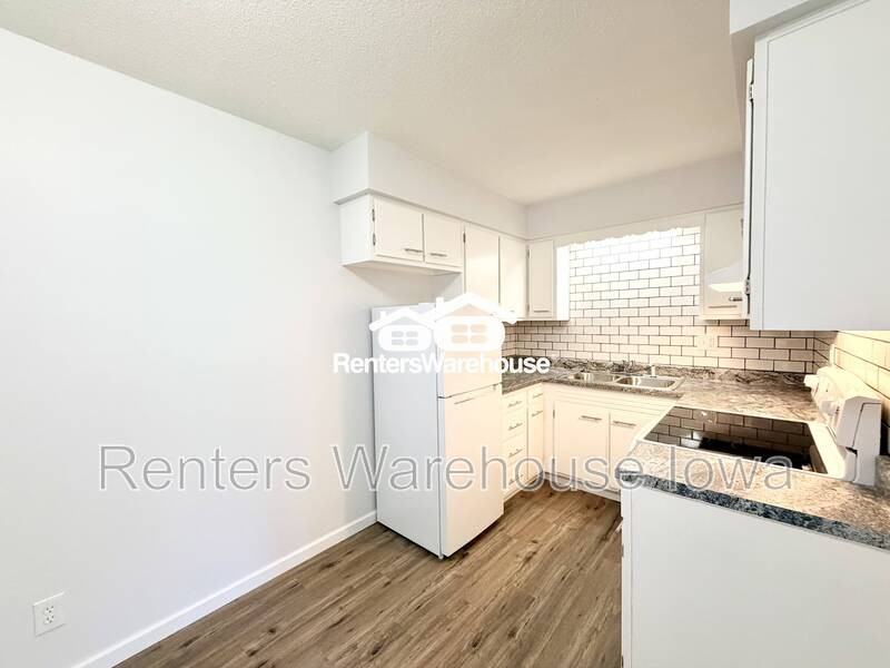 211 S Green St #1 - Photo 4 of 16