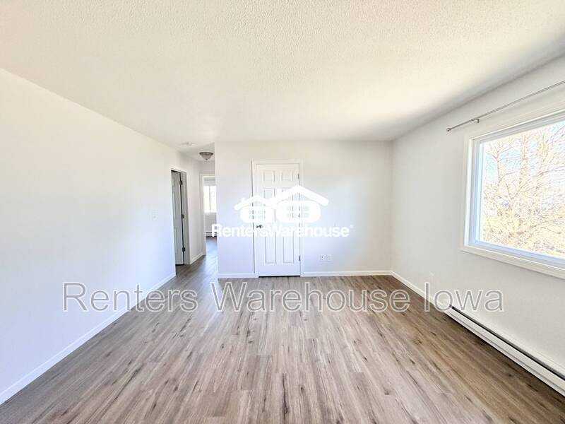 211 S Green St #1 - Photo 6 of 16