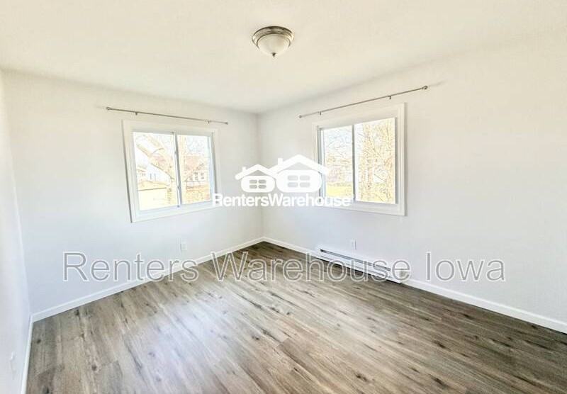 211 S Green St #4 - Photo 7 of 16