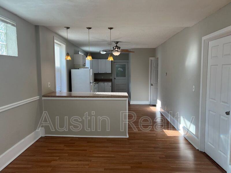 1149 Watts Ave - Photo 3 of 10