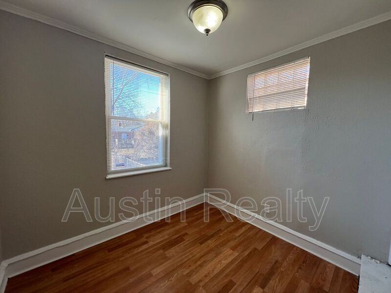 1149 Watts Ave - Photo 6 of 10