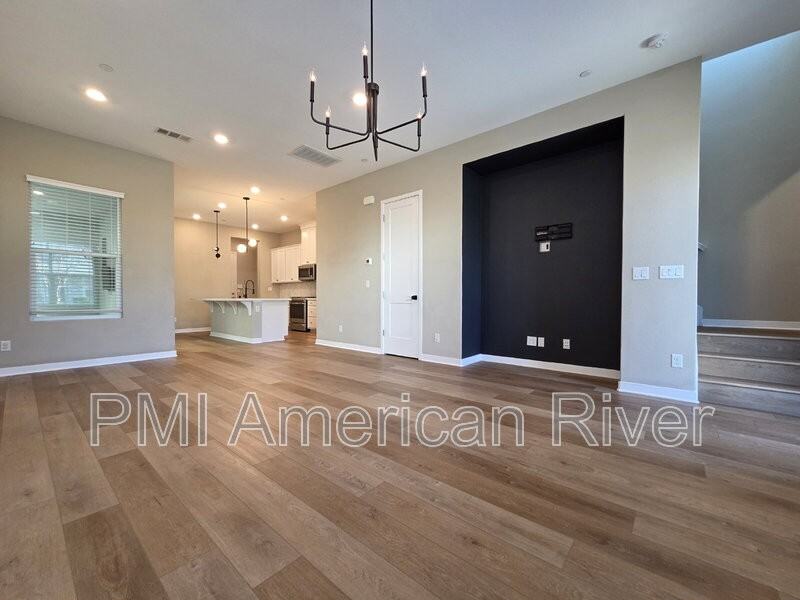 133 Fischbacher St - Photo 4 of 16