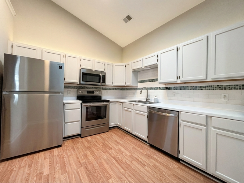 455 S Piazza Ct - Photo 3 of 17