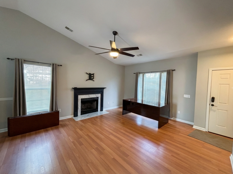 455 S Piazza Ct - Photo 6 of 17