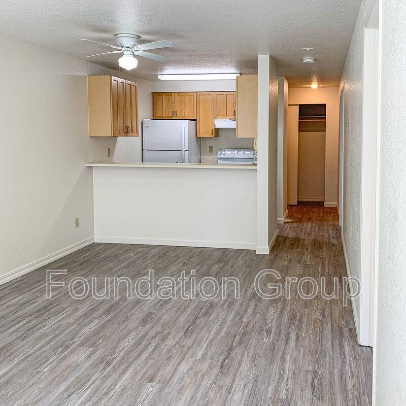 916 N 104th St #B302 - Photo 7 of 7