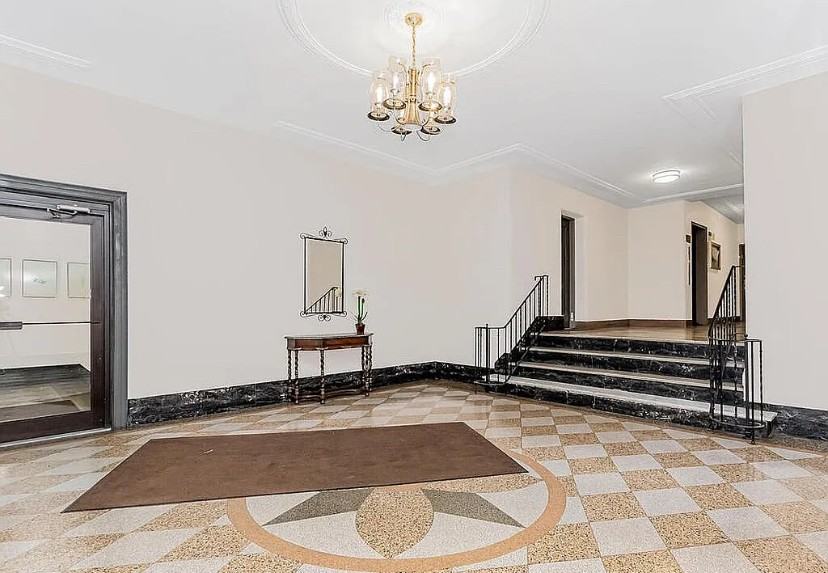 4414 Cayuga Ave #6E - Photo 5 of 10