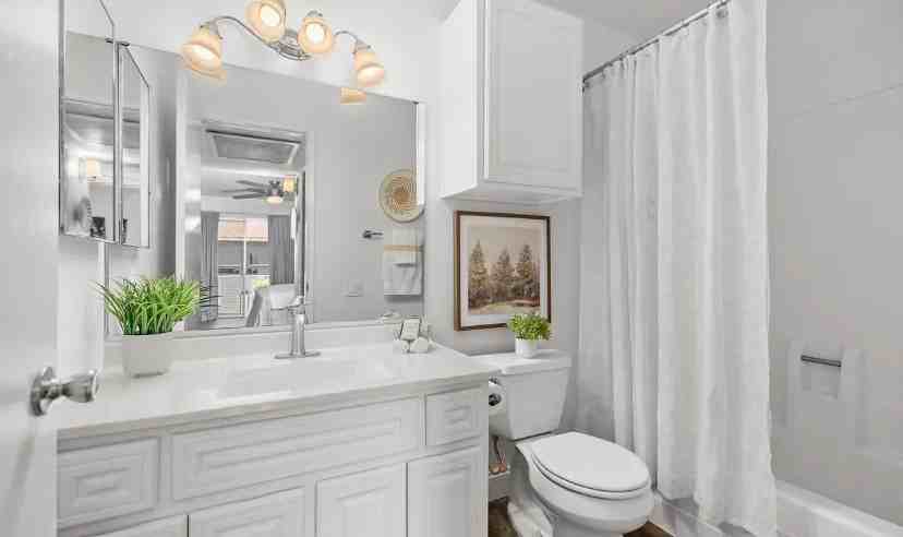 21981 Rimhurst Dr - Photo 5 of 12