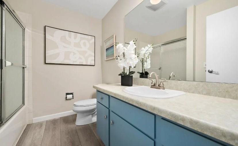 1458 Hudson St - Photo 7 of 10