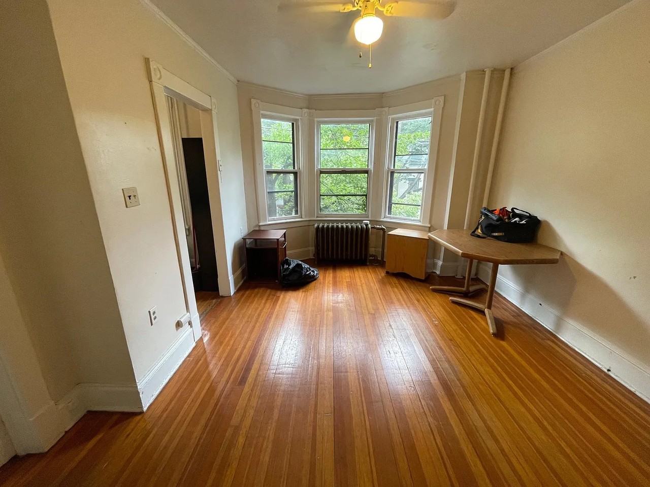 306 Hudson Ave - Photo 2 of 4