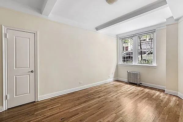 25 E 10Th St - Photo 3 of 7