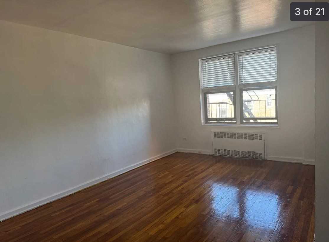 3727 86Th St - Photo 2 of 5