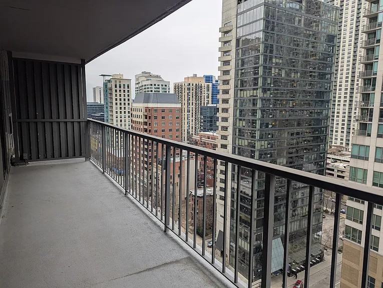 10 E Ontario St #1610 - Photo 2 of 14