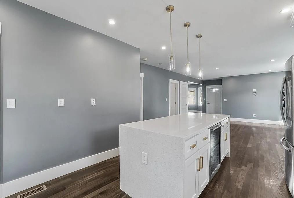 19 Harrison St #1 - Photo 2 of 18